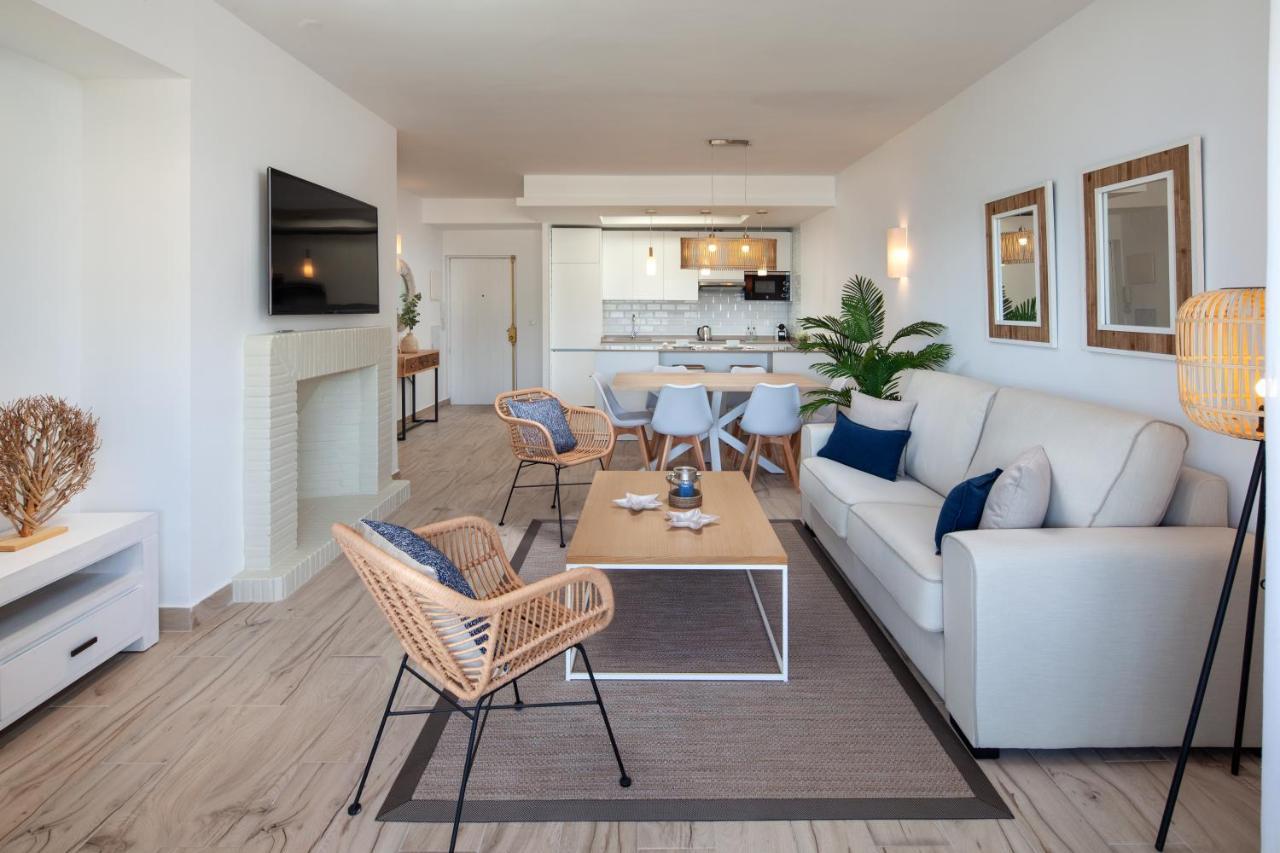 Leilighet Frontline & Sea Views - 2 Bedrooms - 2 Bathrooms - Puerto Banus Marbella